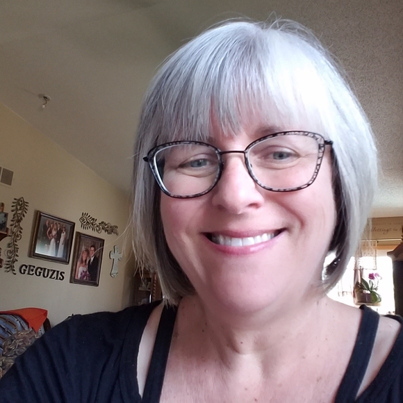 Meet your Posher, Kimberly - Picture 2 of 2